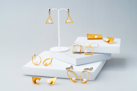 COSTUME & FASHION JEWELRY